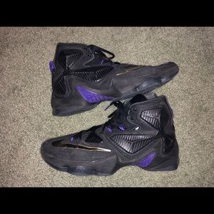 Nike lebron basketball shoes